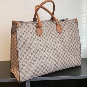 Large Tote Bag | All Seasons | New Condition